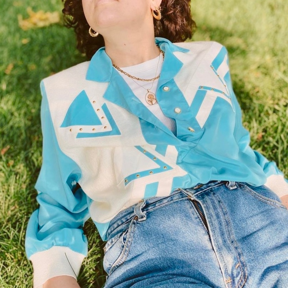 Button Up 1980s Western Triangle Decal Pull Over Sweater Samantha Boca